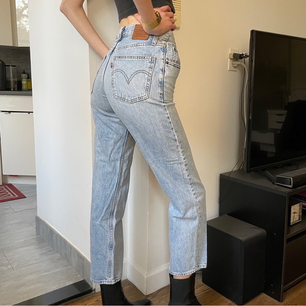 LEVI’S PREMIUM Ribcage Straight Ankle Jean